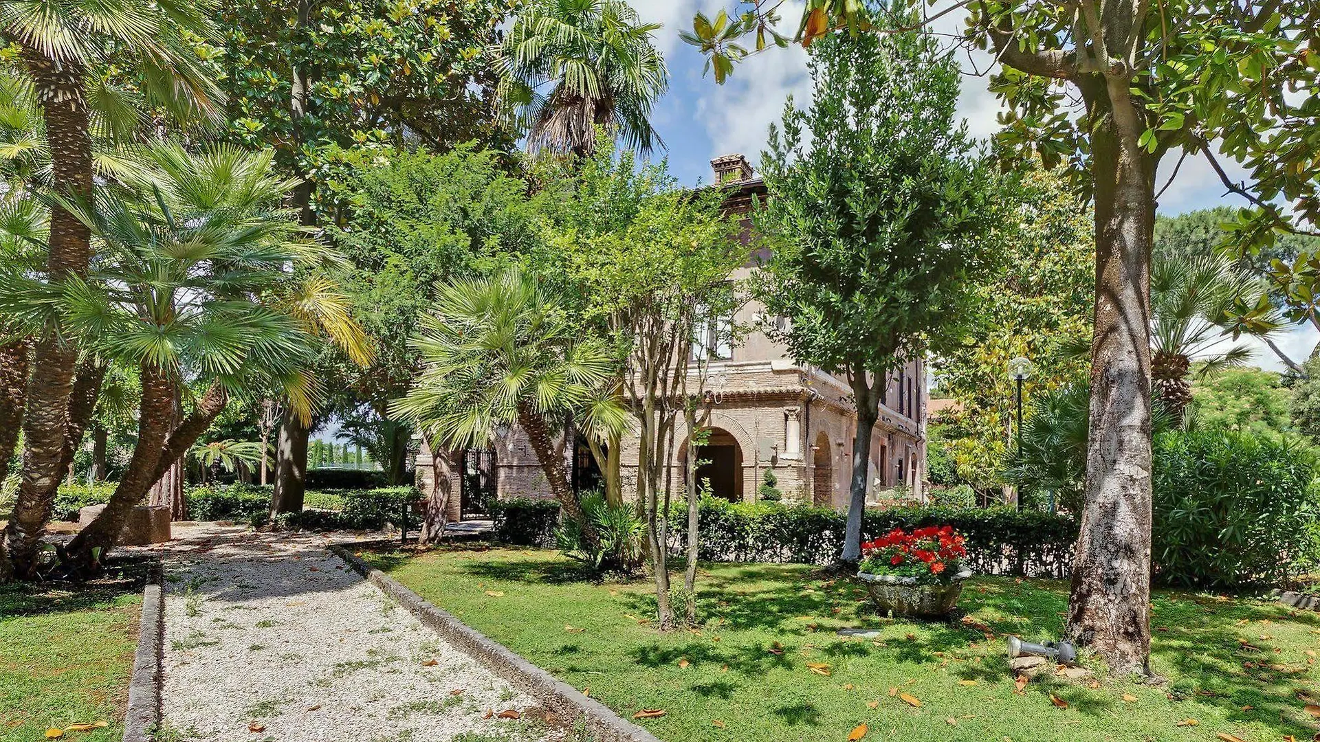 The Church Village Rom